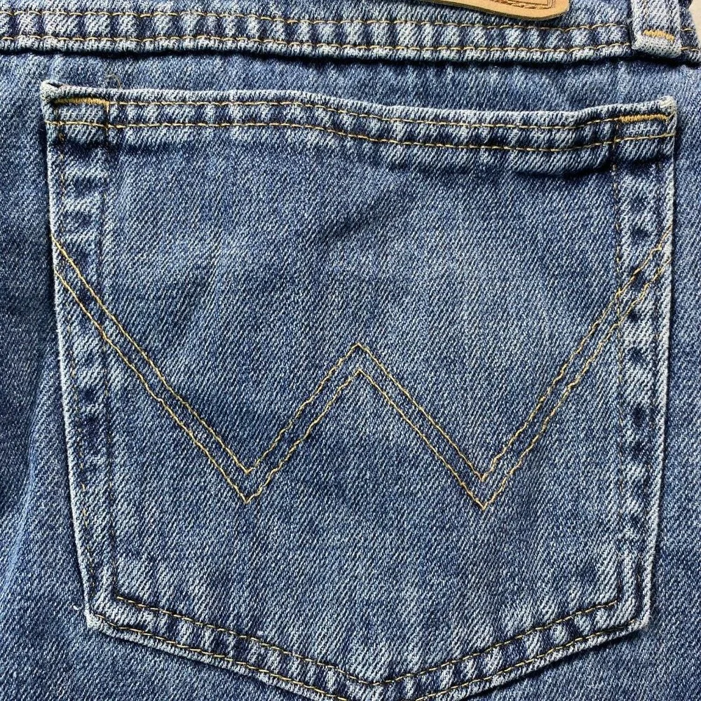 Wrangler Rugged Wear Jeans 44 X 30 Straight Leg